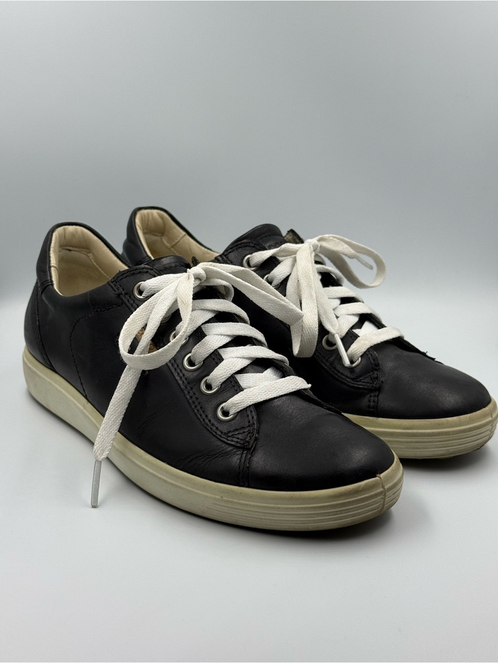 Ecco Soft 7 Black Leather Women’s Sneakers Size 7 Casual Resort Lace Up